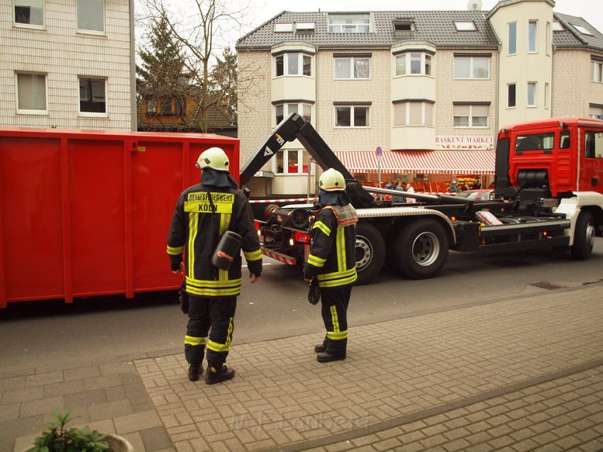 Weisses Pulver im Buero gefunden Koeln Porz Mitte Hauptstr P470.JPG